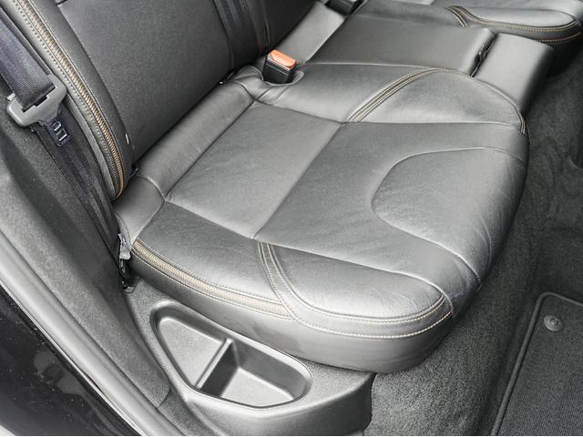 VOLVO V40 CROSS COUNTRY D4 SUMMUM