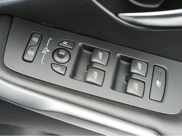 VOLVO V40 CROSS COUNTRY D4 SUMMUM