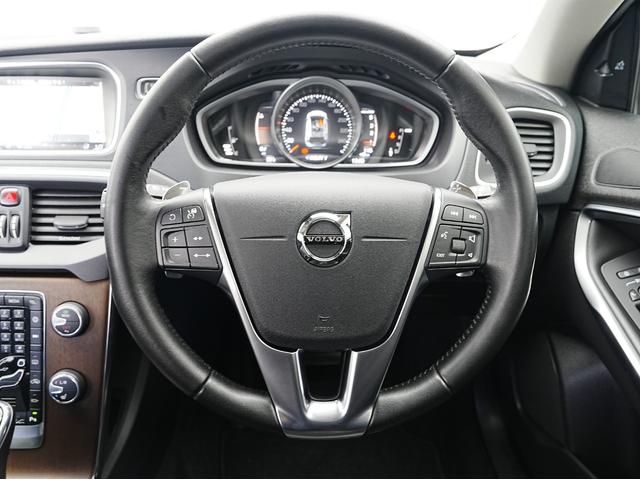 VOLVO V40 CROSS COUNTRY D4 SUMMUM