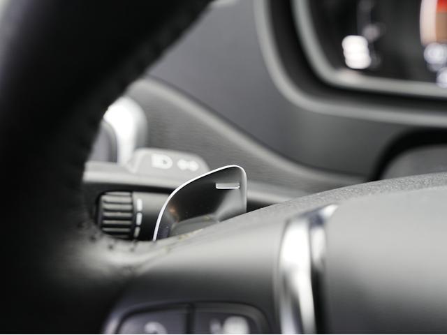 VOLVO V40 CROSS COUNTRY D4 SUMMUM