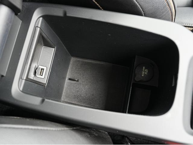 VOLVO V40 CROSS COUNTRY D4 SUMMUM