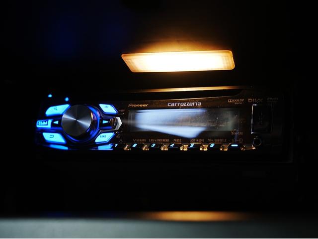 ＭＩＮＩ クーパーＳ　ワンオーナー・ＯＰ黒赤レザーシート・純正ナビ・ツートンルーフ・ドライブレコーダー・Ｂｌｕｅｔｏｏｔｈ・アンビエントライ社外ＴＶチューナー・バックカメラ・後席フィルム・ＥＴＣ・ＨＩＤヘッドライト（71枚目）