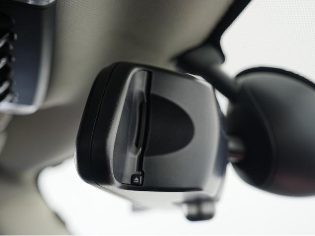ＭＩＮＩ クーパーＳ　ワンオーナー・ＯＰ黒赤レザーシート・純正ナビ・ツートンルーフ・ドライブレコーダー・Ｂｌｕｅｔｏｏｔｈ・アンビエントライ社外ＴＶチューナー・バックカメラ・後席フィルム・ＥＴＣ・ＨＩＤヘッドライト（74枚目）