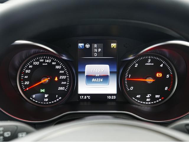 ＧＬＣ ＧＬＣ２２０ｄ　４マチック　レーダーセーフティＰＫＧ・Ａｎｄｒｏｉｄ１２．３インチナビ・全方位カメラ・パワーバックドア・後付置くだけ充電・前後ドラレコ・フルセグＴＶ・Ｂｌｕｅｔｏｏｔｈ・ＡＣＣ・ＢＳＭ・レーンキープ・パワーシート（5枚目）