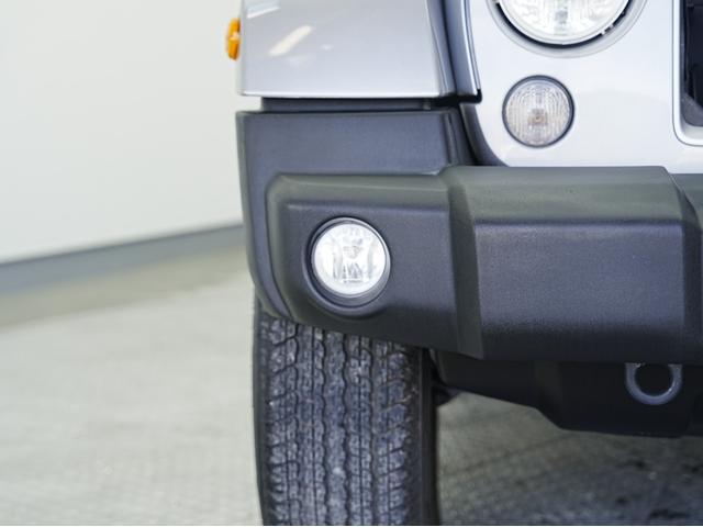 ジープ・ラングラー サハラ 後期モデル・純正オーディオ・アルパインスピーカー・クルーズコントロール・オートライト・ヒルディセントコントロール・ETC・トランスファーレバー・スペアキー・ステアリングスイッチ(18枚目)