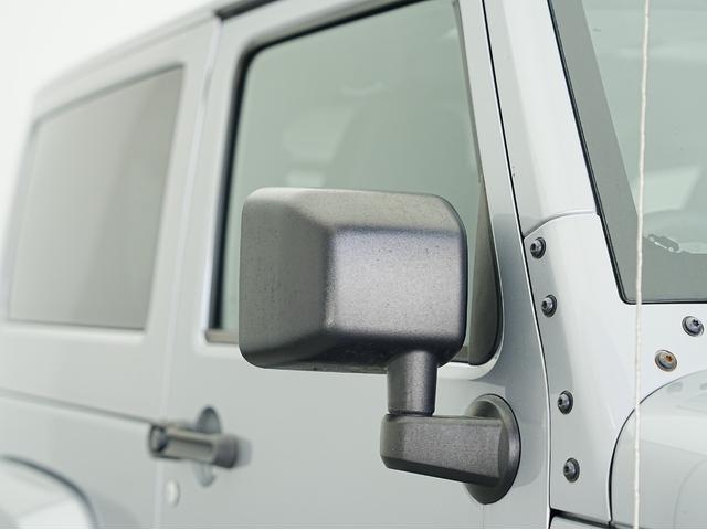 ジープ・ラングラー サハラ 後期モデル・純正オーディオ・アルパインスピーカー・クルーズコントロール・オートライト・ヒルディセントコントロール・ETC・トランスファーレバー・スペアキー・ステアリングスイッチ(20枚目)