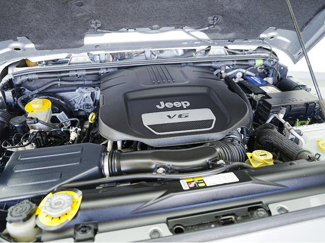 ジープ・ラングラー サハラ 後期モデル・純正オーディオ・アルパインスピーカー・クルーズコントロール・オートライト・ヒルディセントコントロール・ETC・トランスファーレバー・スペアキー・ステアリングスイッチ(23枚目)