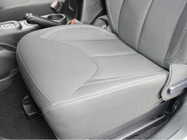 ジープ・ラングラー サハラ 後期モデル・純正オーディオ・アルパインスピーカー・クルーズコントロール・オートライト・ヒルディセントコントロール・ETC・トランスファーレバー・スペアキー・ステアリングスイッチ(42枚目)