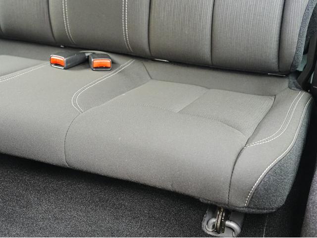 ジープ・ラングラー サハラ 後期モデル・純正オーディオ・アルパインスピーカー・クルーズコントロール・オートライト・ヒルディセントコントロール・ETC・トランスファーレバー・スペアキー・ステアリングスイッチ(46枚目)