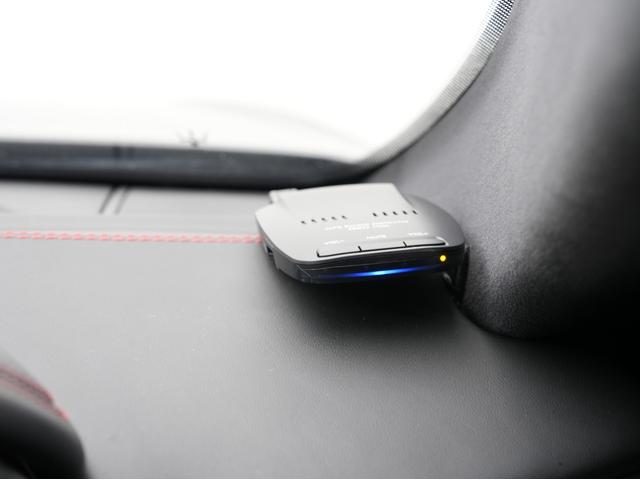 ギブリ ベースグレード ディーゼル・黒本革シート・レースチップサブコン・赤キャリパー・純正ナビ・フルセグ・Bluetooth・バックカメラ・クルーズコントロール・前方ドラレコ・後席フィルム・ETC・パドルシフト・オートライト(10枚目)