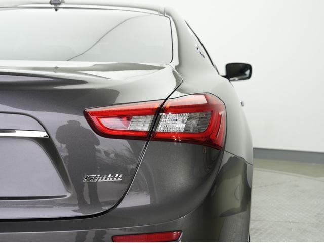 ギブリ ベースグレード ディーゼル・黒本革シート・レースチップサブコン・赤キャリパー・純正ナビ・フルセグ・Bluetooth・バックカメラ・クルーズコントロール・前方ドラレコ・後席フィルム・ETC・パドルシフト・オートライト(31枚目)