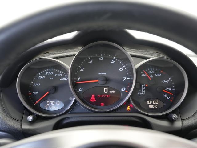 ケイマン ベースグレード　スポーツクロノパッケージ・黒ハーフレザー・純正ナビ・フルセグＴＶ・Ｂｌｕｅｔｏｏｔｈ・ＣＤ／ＤＶＤ・バックカメラ・シートヒーター・可変リアウイング・パドルシフト・ＥＴＣ・１７ｉｎｃｈアルミホイール（6枚目）