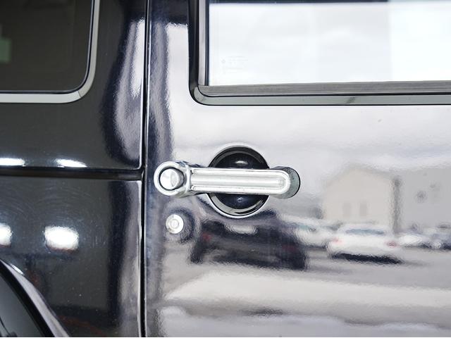 ジープ・ラングラー サハラ 後期モデル・黒茶コンビ本革調シートカバー・カロッツェリアナビ・フルセグTV・Bluetooth・フロントカメラ・バックカメラ・メッキフロントグリル・サイドバイザー・アシストグリップ・ETC・クルコン(29枚目)