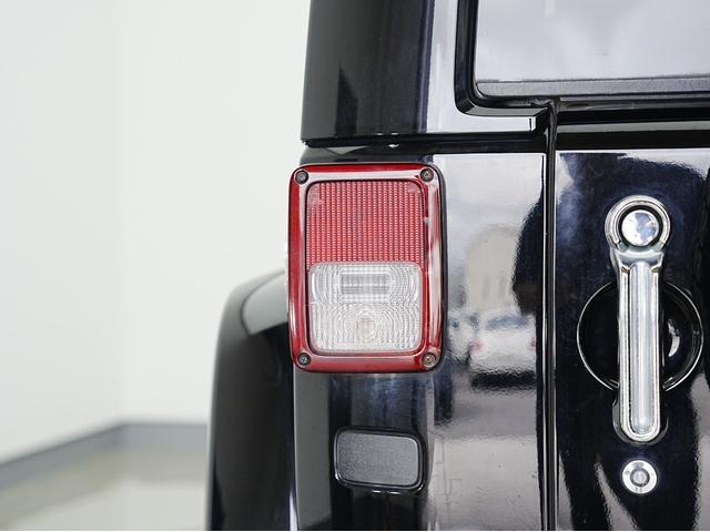 ジープ・ラングラー サハラ 後期モデル・黒茶コンビ本革調シートカバー・カロッツェリアナビ・フルセグTV・Bluetooth・フロントカメラ・バックカメラ・メッキフロントグリル・サイドバイザー・アシストグリップ・ETC・クルコン(33枚目)