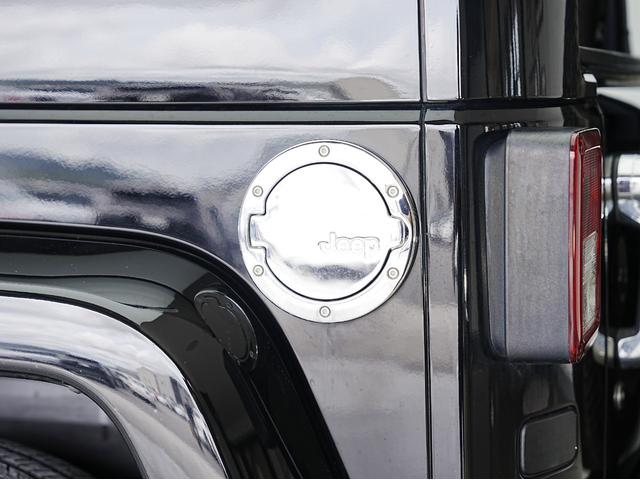 ジープ・ラングラー サハラ 後期モデル・黒茶コンビ本革調シートカバー・カロッツェリアナビ・フルセグTV・Bluetooth・フロントカメラ・バックカメラ・メッキフロントグリル・サイドバイザー・アシストグリップ・ETC・クルコン(39枚目)