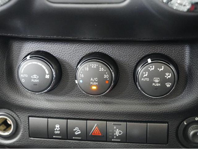 ジープ・ラングラー サハラ 後期モデル・黒茶コンビ本革調シートカバー・カロッツェリアナビ・フルセグTV・Bluetooth・フロントカメラ・バックカメラ・メッキフロントグリル・サイドバイザー・アシストグリップ・ETC・クルコン(67枚目)