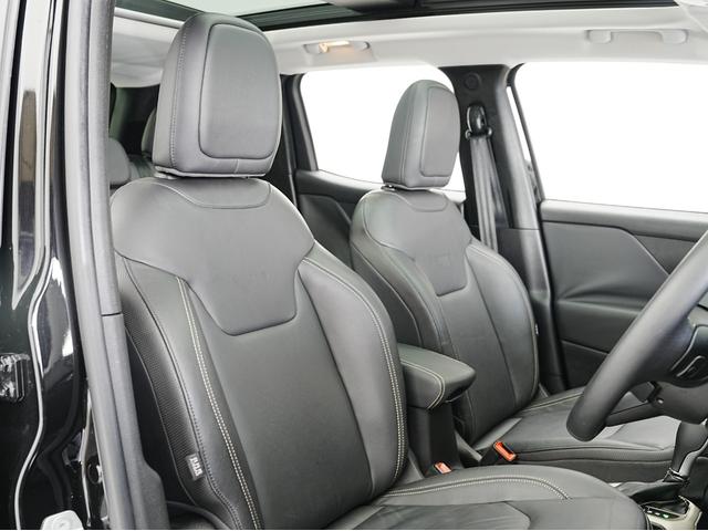 ジープ・レネゲード リミテッド 黒本革シート・サンルーフ・ステアリングヒーター・パワーシート・純正オーディオ・バックカメラ・Bluetooth・レーンキープ・BSM・後方ソナー・プライバシーガラス・シートヒーター・ETC・クルコン(13枚目)