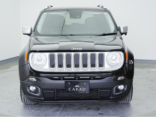 ジープ・レネゲード リミテッド 黒本革シート・サンルーフ・ステアリングヒーター・パワーシート・純正オーディオ・バックカメラ・Bluetooth・レーンキープ・BSM・後方ソナー・プライバシーガラス・シートヒーター・ETC・クルコン(17枚目)