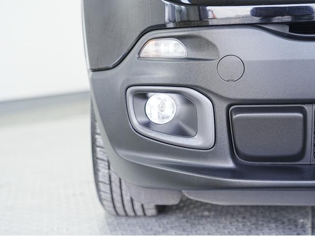 ジープ・レネゲード リミテッド 黒本革シート・サンルーフ・ステアリングヒーター・パワーシート・純正オーディオ・バックカメラ・Bluetooth・レーンキープ・BSM・後方ソナー・プライバシーガラス・シートヒーター・ETC・クルコン(21枚目)