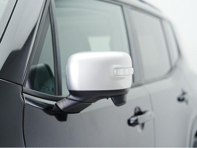 ジープ・レネゲード リミテッド 黒本革シート・サンルーフ・ステアリングヒーター・パワーシート・純正オーディオ・バックカメラ・Bluetooth・レーンキープ・BSM・後方ソナー・プライバシーガラス・シートヒーター・ETC・クルコン(24枚目)