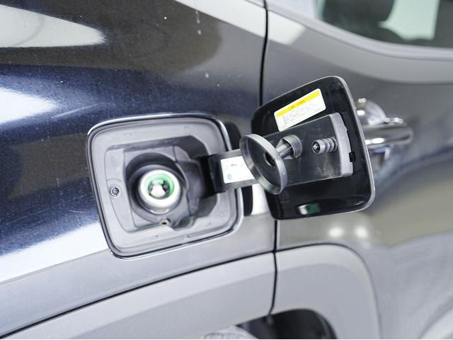 ジープ・レネゲード リミテッド 黒本革シート・サンルーフ・ステアリングヒーター・パワーシート・純正オーディオ・バックカメラ・Bluetooth・レーンキープ・BSM・後方ソナー・プライバシーガラス・シートヒーター・ETC・クルコン(29枚目)