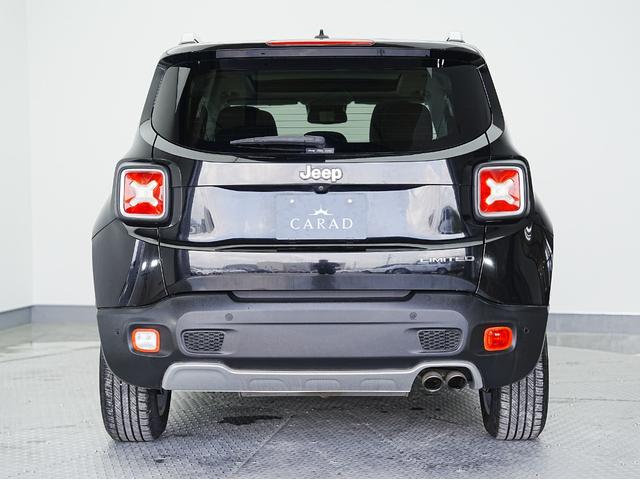 ジープ・レネゲード リミテッド 黒本革シート・サンルーフ・ステアリングヒーター・パワーシート・純正オーディオ・バックカメラ・Bluetooth・レーンキープ・BSM・後方ソナー・プライバシーガラス・シートヒーター・ETC・クルコン(33枚目)