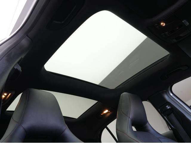 GLAクラス GLA250 4マチック スポーツ 黒本革シート・パノラミックスライディングルーフ・純正前後ドラレコ・純正ルーフキャリア・ハーマンカードンスピーカー・シートヒーター・純正ナビ・フルセグTV・BSM・レーダーセーフティ・前後ソナーセンサー(9枚目)