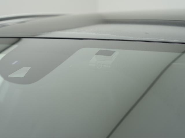 GLAクラス GLA250 4マチック スポーツ 黒本革シート・パノラミックスライディングルーフ・純正前後ドラレコ・純正ルーフキャリア・ハーマンカードンスピーカー・シートヒーター・純正ナビ・フルセグTV・BSM・レーダーセーフティ・前後ソナーセンサー(10枚目)