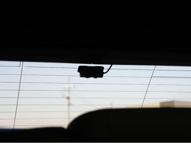 GLAクラス GLA250 4マチック スポーツ 黒本革シート・パノラミックスライディングルーフ・純正前後ドラレコ・純正ルーフキャリア・ハーマンカードンスピーカー・シートヒーター・純正ナビ・フルセグTV・BSM・レーダーセーフティ・前後ソナーセンサー(12枚目)