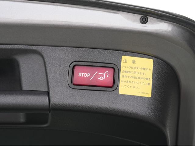 GLAクラス GLA250 4マチック スポーツ 黒本革シート・パノラミックスライディングルーフ・純正前後ドラレコ・純正ルーフキャリア・ハーマンカードンスピーカー・シートヒーター・純正ナビ・フルセグTV・BSM・レーダーセーフティ・前後ソナーセンサー(13枚目)