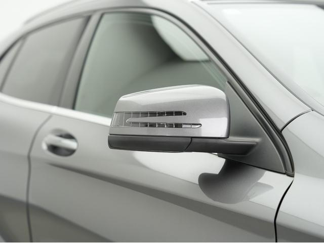 GLAクラス GLA250 4マチック スポーツ 黒本革シート・パノラミックスライディングルーフ・純正前後ドラレコ・純正ルーフキャリア・ハーマンカードンスピーカー・シートヒーター・純正ナビ・フルセグTV・BSM・レーダーセーフティ・前後ソナーセンサー(20枚目)