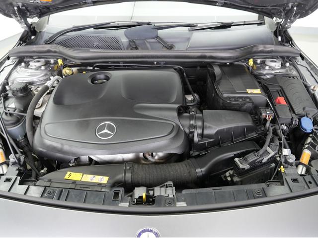 GLAクラス GLA250 4マチック スポーツ 黒本革シート・パノラミックスライディングルーフ・純正前後ドラレコ・純正ルーフキャリア・ハーマンカードンスピーカー・シートヒーター・純正ナビ・フルセグTV・BSM・レーダーセーフティ・前後ソナーセンサー(22枚目)