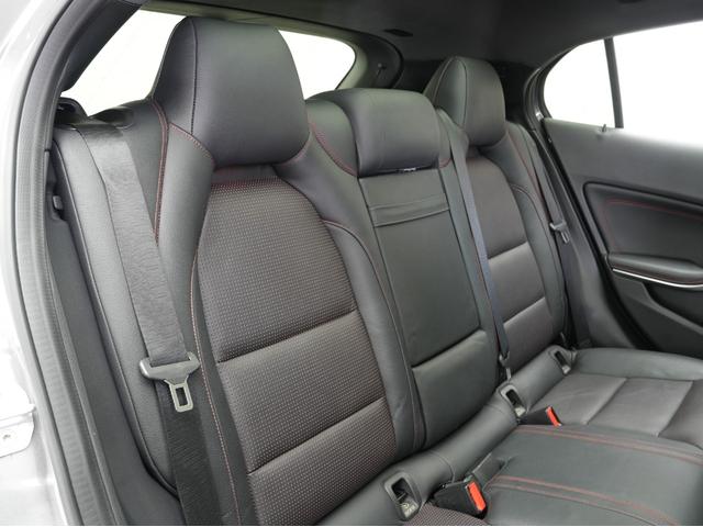 GLAクラス GLA250 4マチック スポーツ 黒本革シート・パノラミックスライディングルーフ・純正前後ドラレコ・純正ルーフキャリア・ハーマンカードンスピーカー・シートヒーター・純正ナビ・フルセグTV・BSM・レーダーセーフティ・前後ソナーセンサー(47枚目)