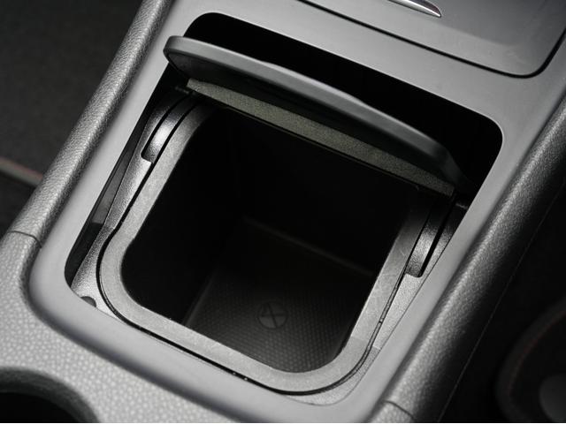 GLAクラス GLA250 4マチック スポーツ 黒本革シート・パノラミックスライディングルーフ・純正前後ドラレコ・純正ルーフキャリア・ハーマンカードンスピーカー・シートヒーター・純正ナビ・フルセグTV・BSM・レーダーセーフティ・前後ソナーセンサー(72枚目)