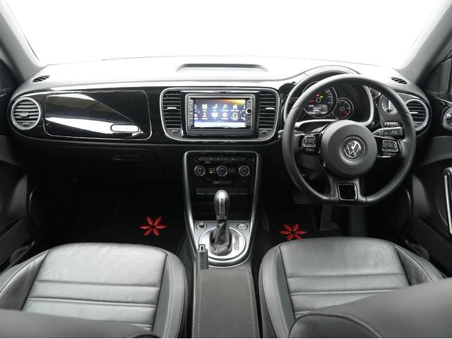 ザ・ビートル デザインマイスター 後期モデル・黒本革シート・プッシュスタート・純正ナビ・フルセグTV・Bluetooth・バックカメラ・BSM・クルーズコントロール・パドルシフト・オートライト・オートエアコン(5枚目)