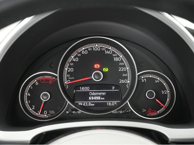 ザ・ビートル デザインマイスター 後期モデル・黒本革シート・プッシュスタート・純正ナビ・フルセグTV・Bluetooth・バックカメラ・BSM・クルーズコントロール・パドルシフト・オートライト・オートエアコン(6枚目)