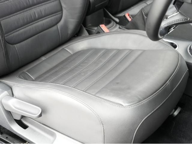 ザ・ビートル デザインマイスター 後期モデル・黒本革シート・プッシュスタート・純正ナビ・フルセグTV・Bluetooth・バックカメラ・BSM・クルーズコントロール・パドルシフト・オートライト・オートエアコン(11枚目)