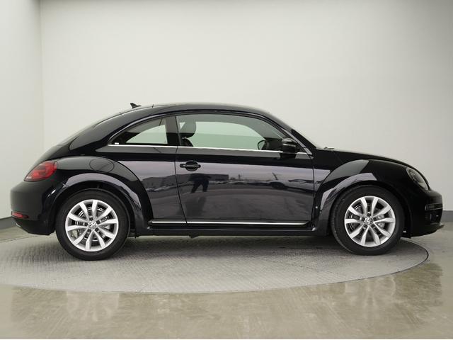 ザ・ビートル デザインマイスター 後期モデル・黒本革シート・プッシュスタート・純正ナビ・フルセグTV・Bluetooth・バックカメラ・BSM・クルーズコントロール・パドルシフト・オートライト・オートエアコン(24枚目)