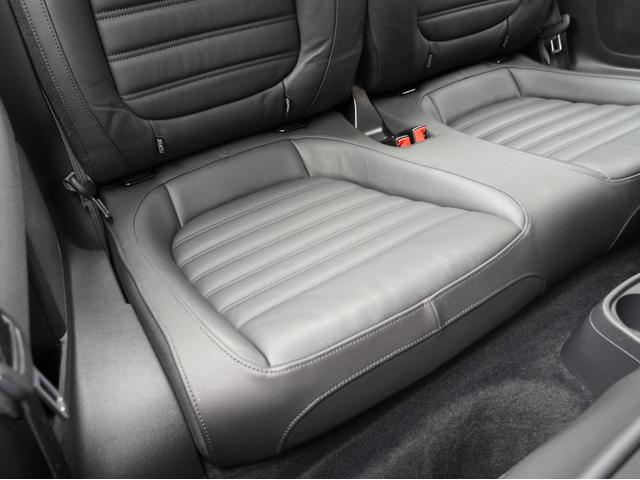 ザ・ビートル デザインマイスター 後期モデル・黒本革シート・プッシュスタート・純正ナビ・フルセグTV・Bluetooth・バックカメラ・BSM・クルーズコントロール・パドルシフト・オートライト・オートエアコン(44枚目)