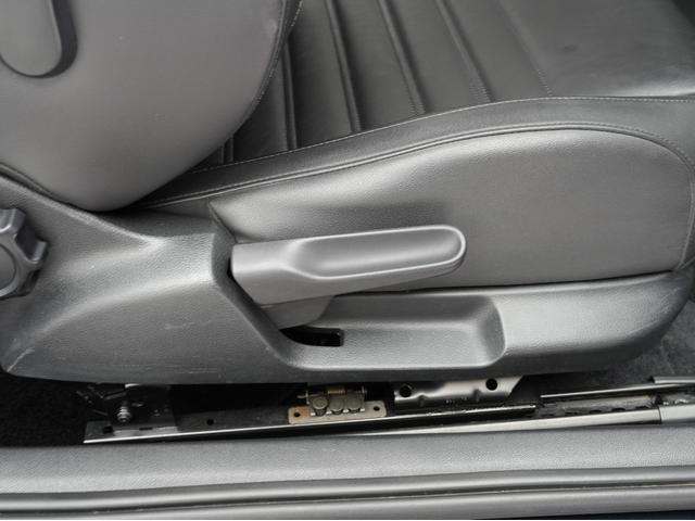 ザ・ビートル デザインマイスター 後期モデル・黒本革シート・プッシュスタート・純正ナビ・フルセグTV・Bluetooth・バックカメラ・BSM・クルーズコントロール・パドルシフト・オートライト・オートエアコン(47枚目)