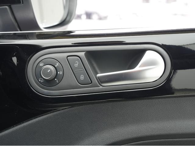 ザ・ビートル デザインマイスター 後期モデル・黒本革シート・プッシュスタート・純正ナビ・フルセグTV・Bluetooth・バックカメラ・BSM・クルーズコントロール・パドルシフト・オートライト・オートエアコン(50枚目)