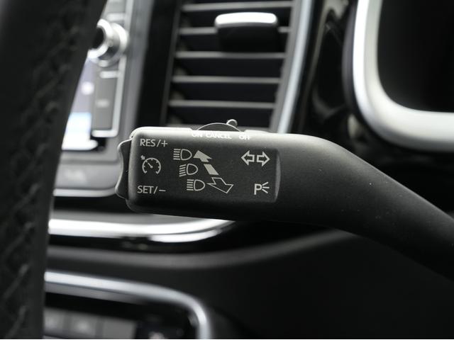 ザ・ビートル デザインマイスター 後期モデル・黒本革シート・プッシュスタート・純正ナビ・フルセグTV・Bluetooth・バックカメラ・BSM・クルーズコントロール・パドルシフト・オートライト・オートエアコン(54枚目)