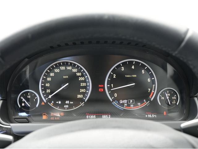 6シリーズ 640iグランクーペ 黒本革シート・サンルーフ・シートクーラー・LEDヘッドライト・純正ナビ・フルセグTV・Bluetooth・バックカメラ・前後ソナーセンサー・シートヒーター・オートホールド・ETC・パドルシフト(5枚目)