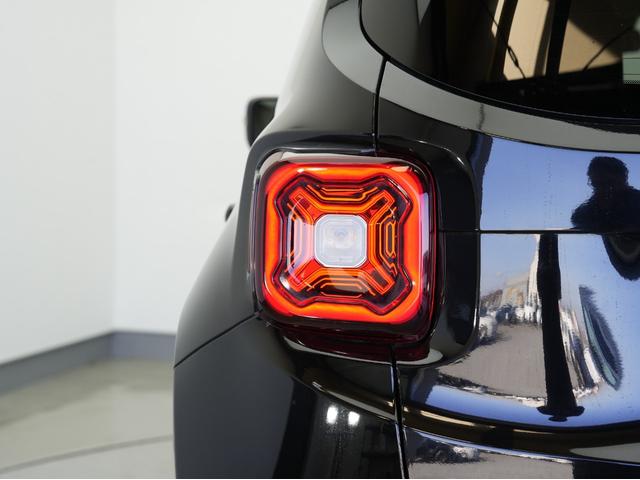 ジープ・レネゲード リミテッド 後期モデル・純正ディスプレイオーディオ・バックカメラ・シートヒーター・ブラインドスポットモニター・レーンキープアシスト・Apple CarPlay・ソナーセンサー・アダプティブクルーズコントロール(33枚目)