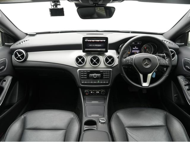 ＧＬＡクラス ＧＬＡ２５０　４マチック　パノラマルーフ・黒本革・レーダーセーフティＰＫＧ・Ｈａｒｍａｎ／Ｋａｒｄｏｎ・パワーリアゲート・純正ナビ・ＴＶ視聴・バックカメラ・ＥＴＣ・Ｂｌｕｅｔｏｏｔｈ・ＡＣＣ・ヒルコン・前後ドラレコ（5枚目）