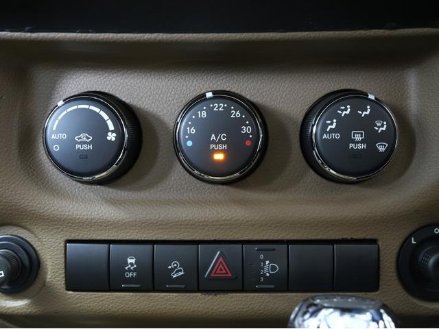 ジープ・ラングラーアンリミテッド サハラ　後期モデル・ルーフキャリア・ＪＡＯＳフロントバンパー・社外ＬＥＤヘッドライト・ドライブレコーダー・カロッツェリアナビ・バックカメラ・Ｂｌｕｅｔｏｏｔｈ・サイドカメラ・ミラーヒーター・アシストグリップ（68枚目）