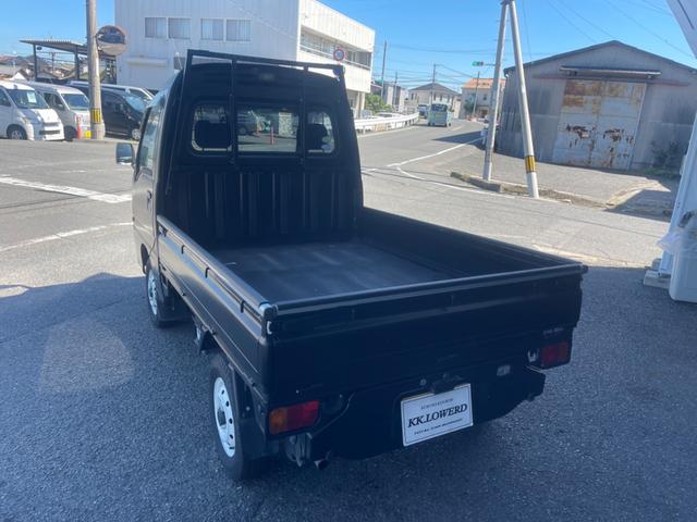 サンバートラック ＴＣ－ＳＣ　ＥＬ付　４ＷＤ　スーパーチャージャー　ハイルーフ　キーレス　レザー調シート　社外ホイール　色替え　マットブラック　ＥＴＣ（3枚目）