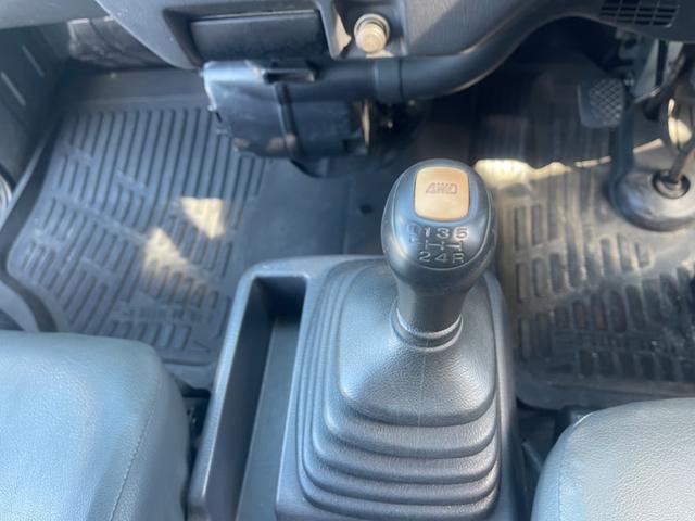 サンバートラック ＴＣ－ＳＣ　ＥＬ付　４ＷＤ　スーパーチャージャー　ハイルーフ　キーレス　レザー調シート　社外ホイール　色替え　マットブラック　ＥＴＣ（11枚目）