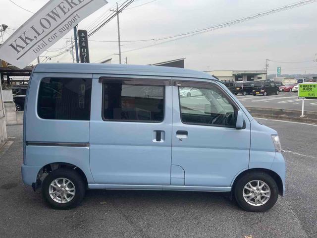 サンバーバン ＶＣ　軽バン　ＭＴ　両側スライドドア　キーレスエントリー　電動格納ミラー　アルミホイール　エアコン　パワーウィンドウ　ＣＤ（3枚目）
