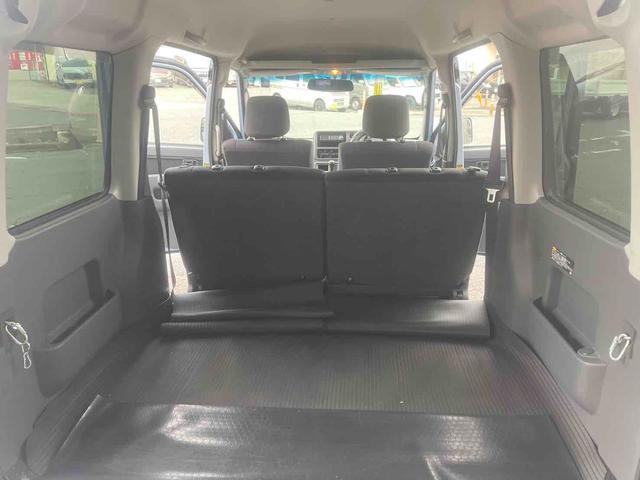 サンバーバン ＶＣ　軽バン　ＭＴ　両側スライドドア　キーレスエントリー　電動格納ミラー　アルミホイール　エアコン　パワーウィンドウ　ＣＤ（21枚目）